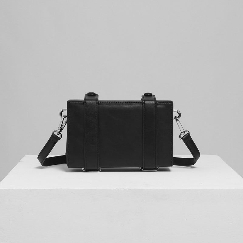 SHOULDERBAG|スタイリッシュ エッジ
