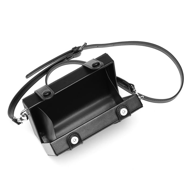 SHOULDERBAG|スタイリッシュ エッジ